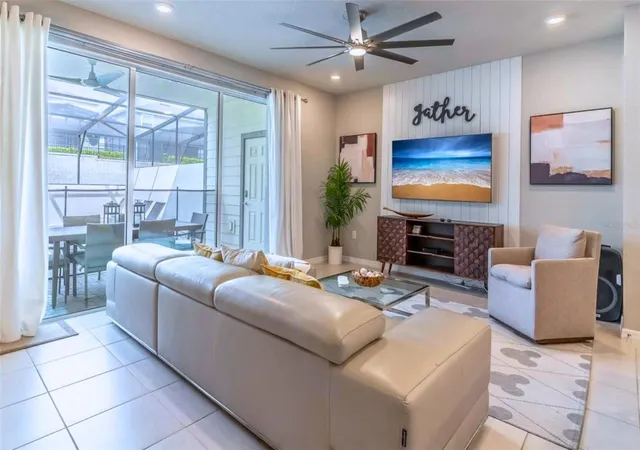 4th image of 886 Paradise Dr, Davenport, FL 33897 | MLS# O6391623