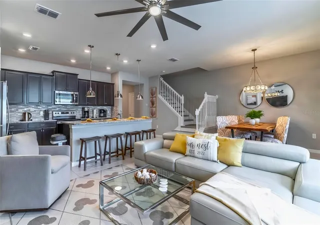 5th image of 886 Paradise Dr, Davenport, FL 33897 | MLS# O6391623
