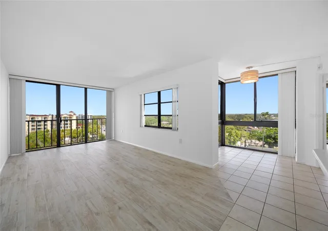 Photo 4 of Sale Pending at 500 N Osceola Ave #810, Clearwater, FL 33755 | MLS# TB8487792 | Listing updated on 2026-09-14