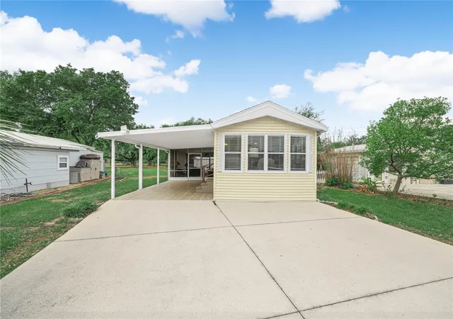 Photo 2 of Manufactured home for sale at 6 Silversides St, Lake Wales, FL 33898 | MLS# K4903352 | Listing updated on 2026-09-25