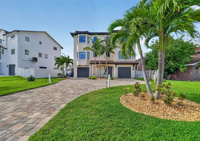 2nd image of 13 Treasure Ln, Treasure Island, FL 33706 | MLS# TB8487810