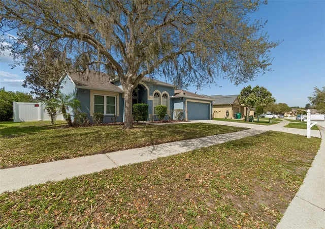 Photo 3 of Single family home for sale at 5323 Bold Venture Pl, Wesley Chapel, FL 33544 | MLS# TB8487835 | Listing updated on 2026-09-12