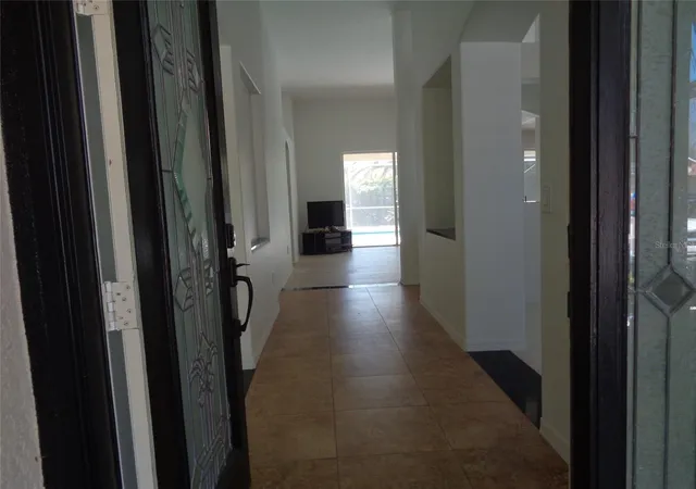 4th image of 6102 Savoy Cir, Lutz, FL 33558 | MLS# TB8487856