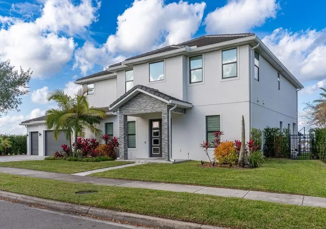 Photo 2 of Single family home for sale at 7701 Summerlake Pointe Blvd, Winter Garden, FL 34787 | MLS# O6391690 | Listing updated on 2026-10-20