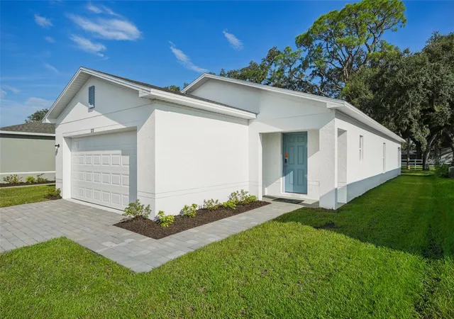 Photo 4 of Single family home for sale at 2044 Golden Beak Dr, Eagle Lake, FL 33839 | MLS# C7523585 | Listing updated on 2026-09-15