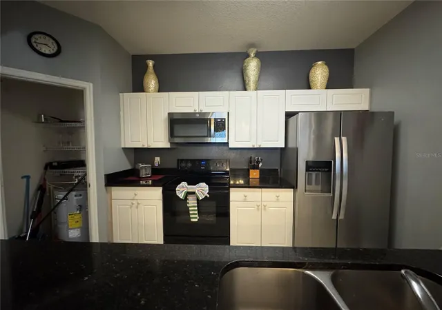 4th image of 2305 Silver Palm Dr #302, Kissimmee, FL 34747 | MLS# S5146075