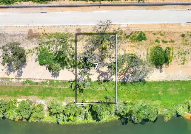 Photo 4 of Single family home for sale at 169 Tranquil Mirror Lake Ct #7, Clermont, FL 34711 | MLS# O6391722 | Listing updated on 2026-08-11