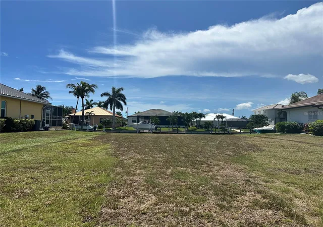 Photo 2 of Sale Pending at 3611 Bonaire Ct, Punta Gorda, FL 33950 | MLS# C7523587 | Listing updated on 2026-08-22