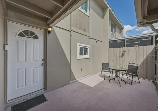 3rd image of 7912 Cedar Dr, TEMPLE TERRACE, FL 33637
