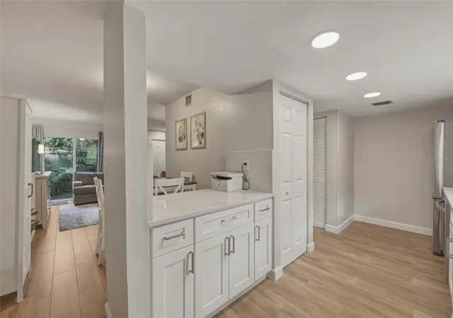 5th image of 7912 Cedar Dr, TEMPLE TERRACE, FL 33637