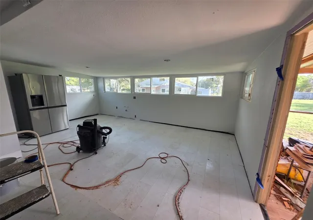 5th image of 37414 Northside Dr, Zephyrhills, FL 33541 | MLS# TB8487936