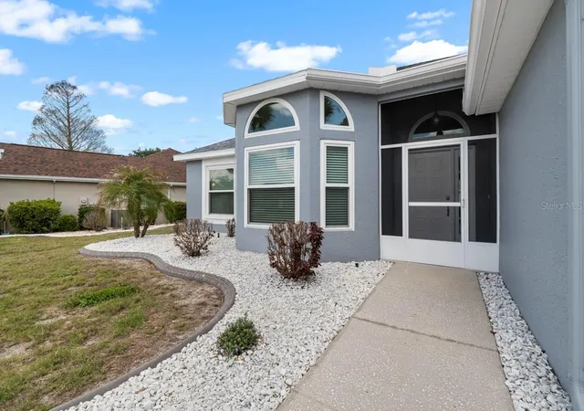 3rd image of 327 Caloosa Woods Ln, Sun City Center, FL 33573 | MLS# TB8487945
