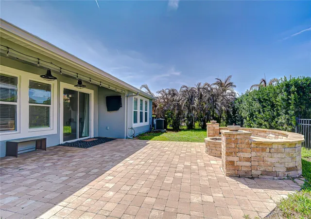 2nd image of 5821 Jasper Glen Dr, Lithia, FL 33547 | MLS# TB8487948