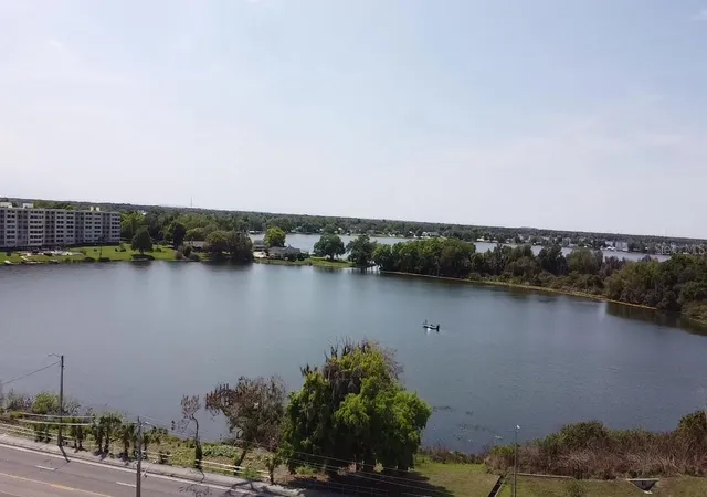 2nd image of 1700 6Th St Nw, WINTER HAVEN, FL 33881