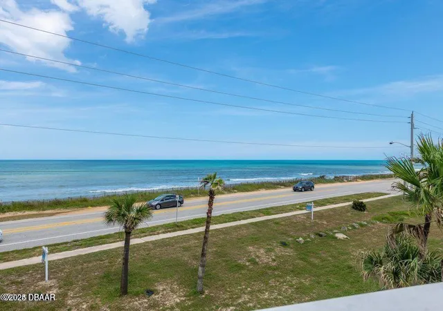 Photo 3 of Single family home for sale at 3072 Ocean Shore Blvd, Ormond Beach, FL 32176 | MLS# FC317026 | Listing updated on 2026-09-08