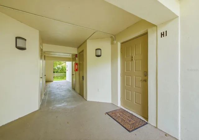 3rd image of 3134 Lake Pine Wy #H1, Tarpon Springs, FL 34688 | MLS# TB8487977