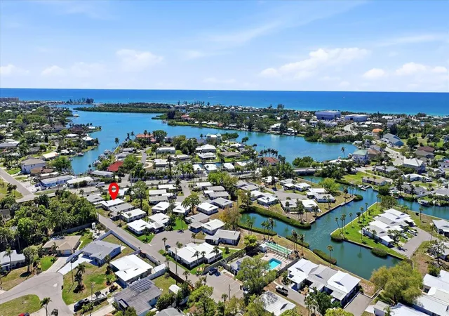 2nd image of 215 Fair Winds Dr #215, Nokomis, FL 34275 | MLS# N6143484