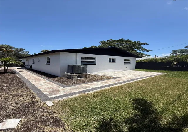 14th image of 1766 Maryland Ave Ne, Saint Petersburg, FL 33703 | MLS# O6391875