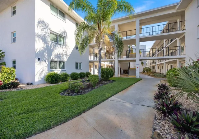 Condo for sale at 708 Tamiami Trl S #209, VENICE, FL 34285 | MLS# N6143491