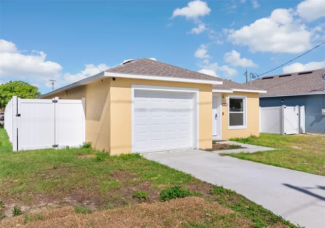 Homes for sale in Auburndale, FL | 317 Courtland St, Auburndale, FL 33823 | MLS# L4960398