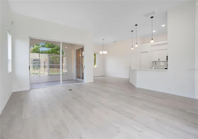 3rd image of 8533 Gateway Ct, Englewood, FL 34224 | MLS# N6143495