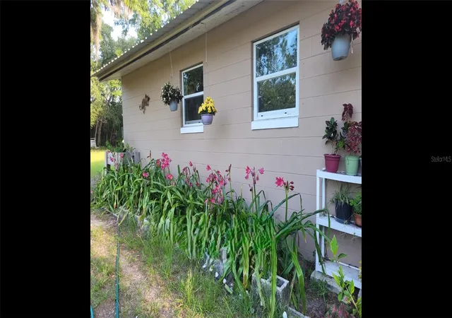 3rd image of 9451 Ne 111Th St, Archer, FL 32618 | MLS# W7884023
