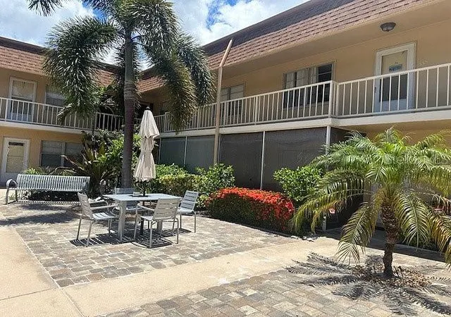 1st image of 210 Park Blvd N #122, Venice, FL 34285 | MLS# N6143499
