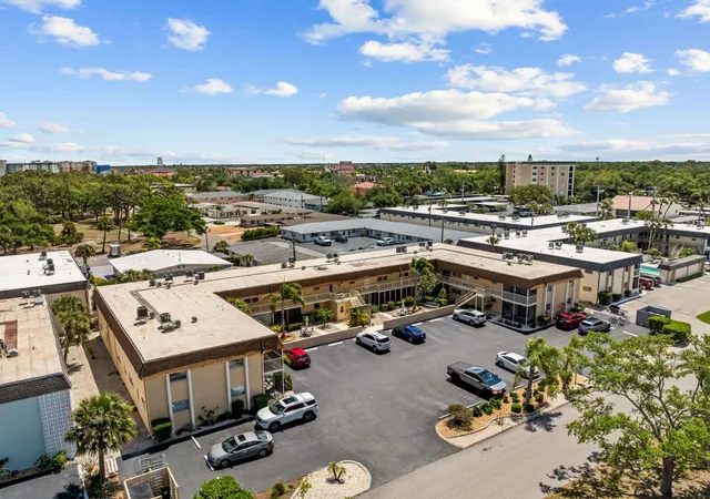 25th image of 210 Park Blvd N #122, Venice, FL 34285 | MLS# N6143499