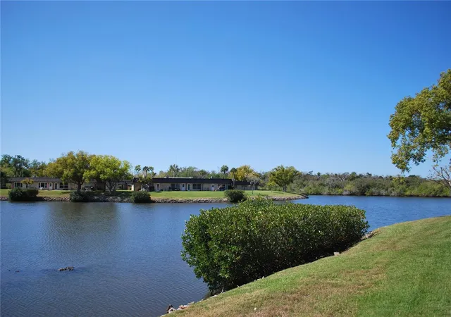 Listing Photo 4 - Condo for sale in building located at 4136 Stratford Dr, NEW PORT RICHEY, FL 34652