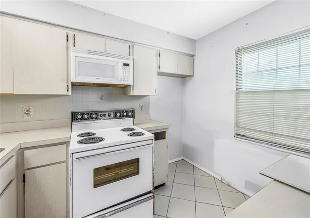 Homes for sale in Clearwater, FL | 4774 Lake Blvd #9B, Clearwater, FL 33762 | MLS# TB8488299