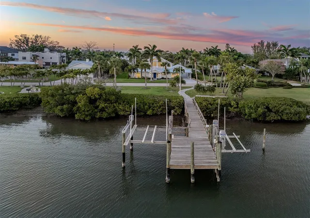 3rd image of 212 Sunrise Dr, Nokomis, FL 34275 | MLS# N6143501