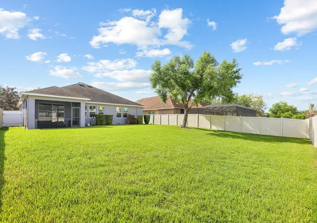 2nd image of 11204 Coventry Grove Cir, Lithia, FL 33547 | MLS# TB8488331