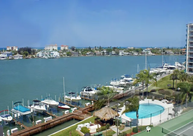 2nd image of 660 Island Wy, CLEARWATER BEACH, FL 33767