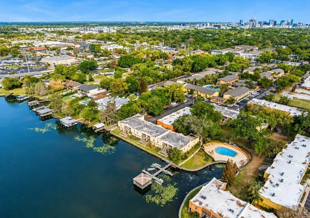 3rd image of 754 E Michigan St, Orlando, FL 32806