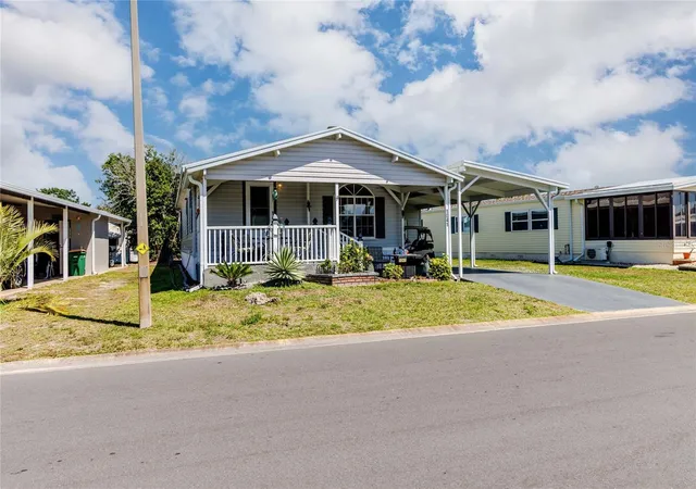 Photo 3 of Manufactured home for sale at 2100 Kings Hwy, Punta Gorda, FL 33980 | MLS# C7523660 | Listing updated on 2026-05-15