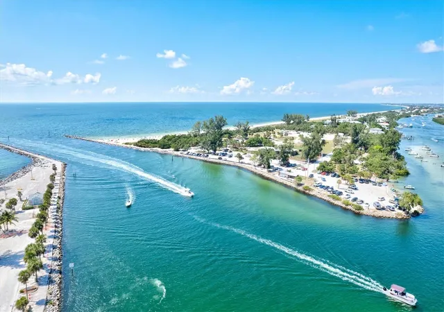 Photo 55 of Single family home for sale at 3310 Siesta Dr, VENICE, FL 34293 | MLS# A4686880 | Listing updated on 2026-10-09