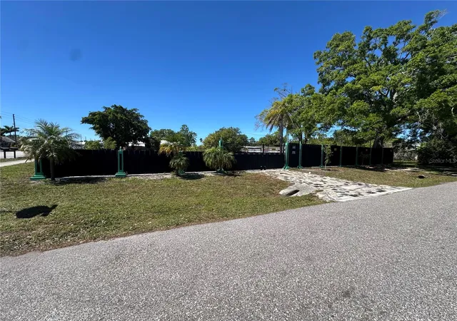 5th image of 3023 62Nd Ave N, Saint Petersburg, FL 33702 | MLS# TB8488473