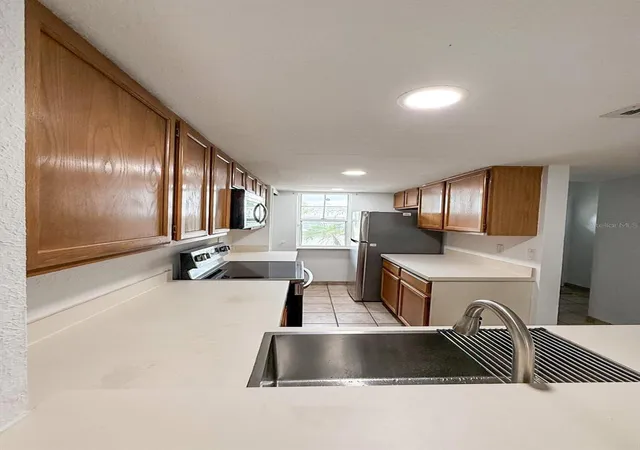 5th image of 7522 Hollowell Dr, Tampa, FL 33615 | MLS# TB8488531