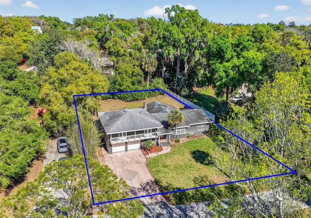 4th image of 1039 Lake Gracie Dr, Eustis, FL 32726 | MLS# G5109854