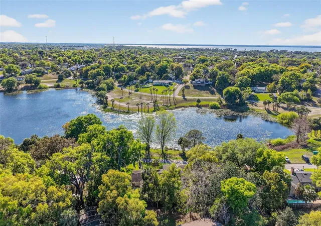 5th image of 1039 Lake Gracie Dr, Eustis, FL 32726 | MLS# G5109854