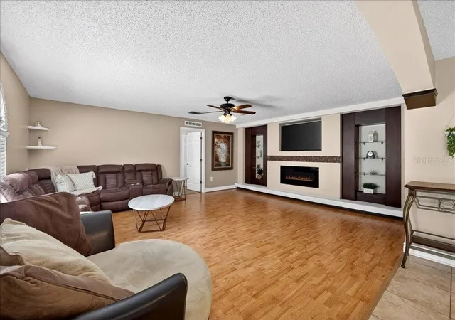 Photo 3 of Single family home for sale at 33 Red Barn Dr, Palm Coast, FL 32164 | MLS# FC317075 | Listing updated on 2026-09-12