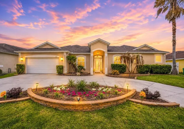 1st image of 12371 Ne 48th Cir, Oxford, FL 34484 | MLS# G5109859