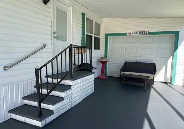 Photo 3 of Sale Pending at 29250 US Hwy 19 N #135, Clearwater, FL 33761 | MLS# TB8488594 | Listing updated on 2026-10-04