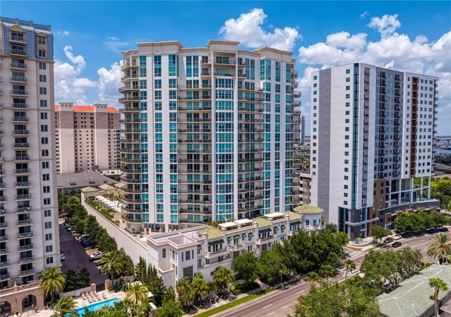 Homes for sale in Tampa, FL | 450 Knights Run Ave #1704, Tampa, FL 33602 | MLS# TB8488605