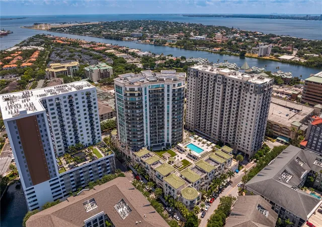 Homes for sale in Tampa, FL | 450 Knights Run Ave #1704, Tampa, FL 33602 | MLS# TB8488605