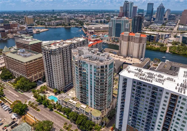 Homes for sale in Tampa, FL | 450 Knights Run Ave #1704, Tampa, FL 33602 | MLS# TB8488605
