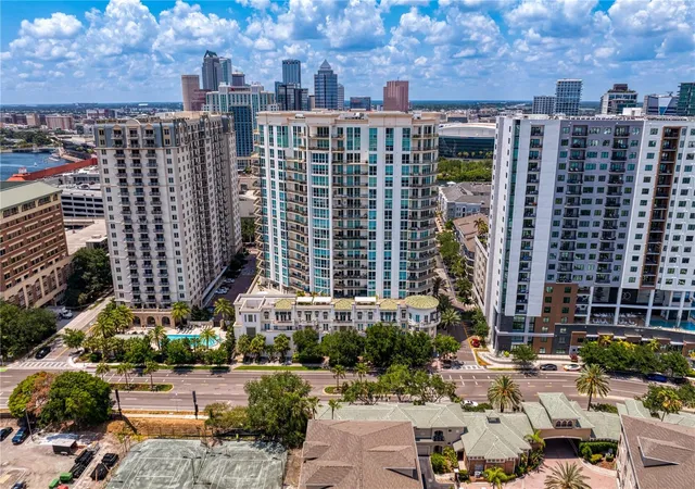 Homes for sale in Tampa, FL | 450 Knights Run Ave #1704, Tampa, FL 33602 | MLS# TB8488605