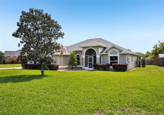 Homes for sale in Grand Island, FL | 13116 Glenview Ln, Grand Island, FL 32735 | MLS# G5109864