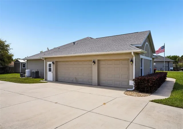 Homes for sale in Grand Island, FL | 13116 Glenview Ln, Grand Island, FL 32735 | MLS# G5109864