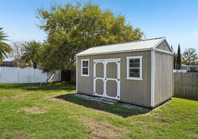 Homes for sale in Grand Island, FL | 13116 Glenview Ln, Grand Island, FL 32735 | MLS# G5109864